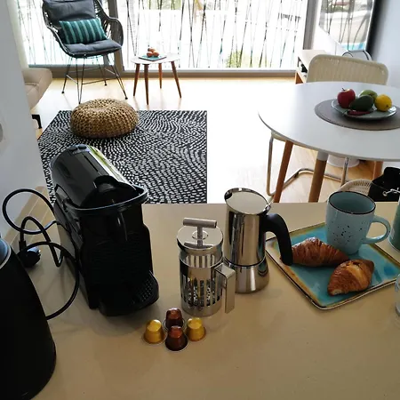 Feel Good Ferienapartment Mit Meerblick Und Pool דירה