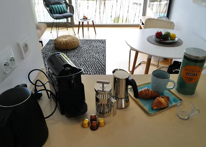 Feel Good Ferienapartment Mit Meerblick Und Pool Apartman