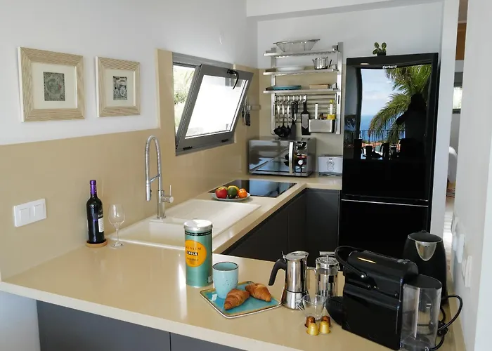 Feel Good Ferienapartment Mit Meerblick Und Pool Apartment